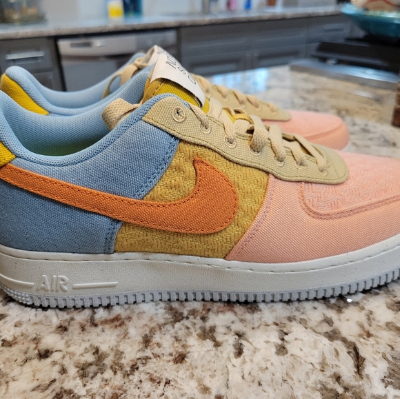 nike air force 1 low next nature \'sun gold hot Curry\' - Women size 10 - like new